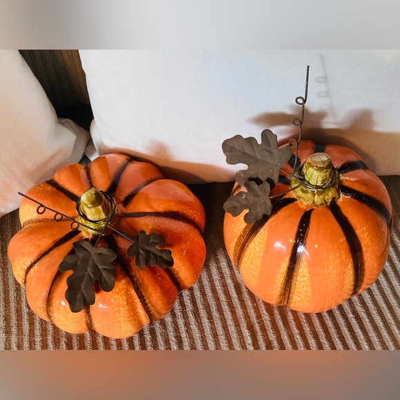 Ceramic Pumpkins. Set of 2. - Picture 3 of 6